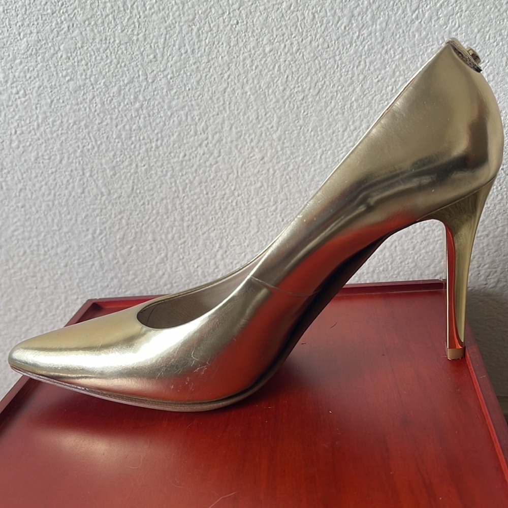 9.5M Michael Kors Gold Metallic Heels